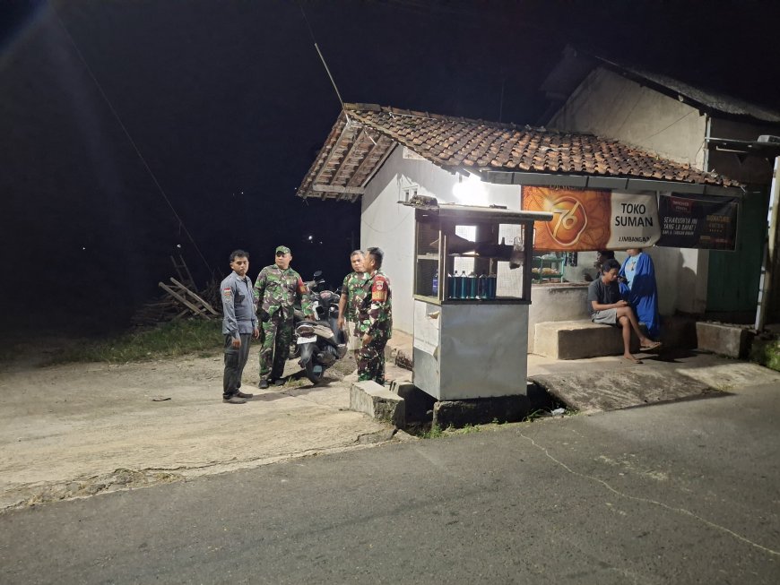 Patroli Gabungan TNI Perkuat Siskamling dan Sosial
