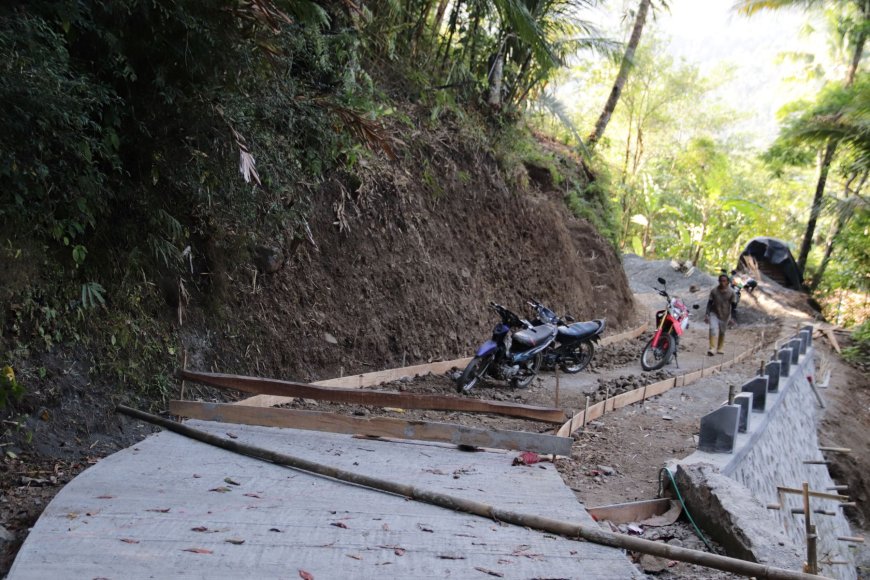 Lima Hari Pascapembukaan TMMD, Pembangunan Rabat Beton di Gumelem Kulon Capai 14 Persen