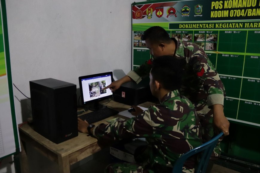 Di Balik Papan Komando TMMD Ada Ketelitian Kopka Supriyono dan Praka Agit yang Menjaga Arah Pembangunan