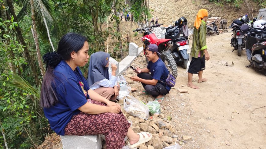 TMMD Bawa Berkah bagi Toni Penjual Sayur Keliling yang Kini Dagangannya Kian Laris