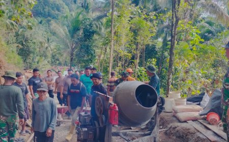 TNI Polri dan Warga Bersatu Kebut Pengecoran Jalan Impian Kian Nyata