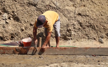 Di Balik Jalan Kokoh Ketelitian Sunardi Perkuat Setiap Bikisting
