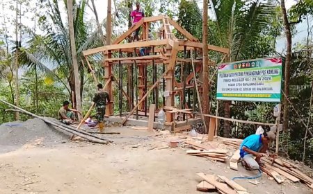 Pos Kamling Beratap Limas Ikon Baru Kebersamaan Warga Gumelem Kulon