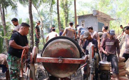TNI Polri dan Warga Gumelem Kulon Bersatu Jalan Impian Terus Dibangun