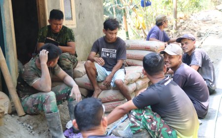 Di Tengah Lelah Canda dan Cerita Satgas TMMD Tetap Mengalir