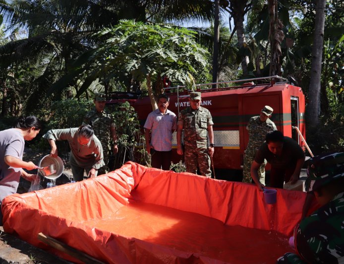 Kodim 0704 Banjarnegara Salurkan Air Bersih Bantu Warga Hadapi Kekeringan
