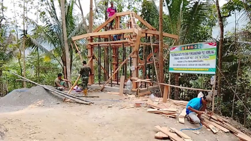 Pos Kamling Beratap Limas Ikon Baru Kebersamaan Warga Gumelem Kulon
