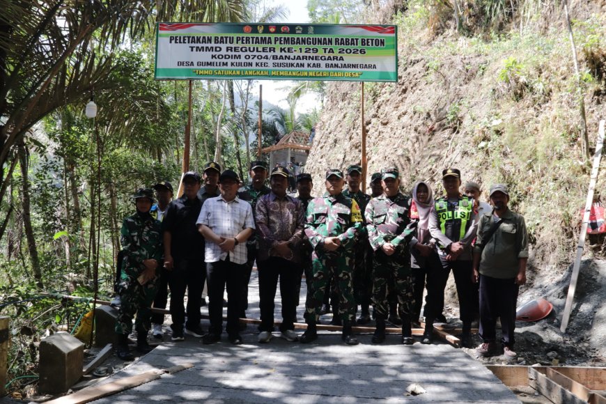 Foto Bersama Tim Wasev dan Forkopimda Simbol Sinergi Membangun Gumelem Kulon