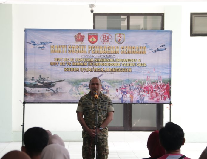 HUT TNI ke-81 Kodim Banjarnegara Bagikan Sembako untuk Warga